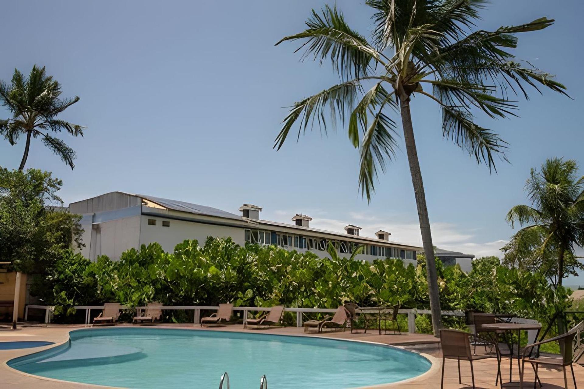 Taperapuan Beachfront Haven: Poolside Retreat with Wi-Fi Porto Seguro Exterior photo