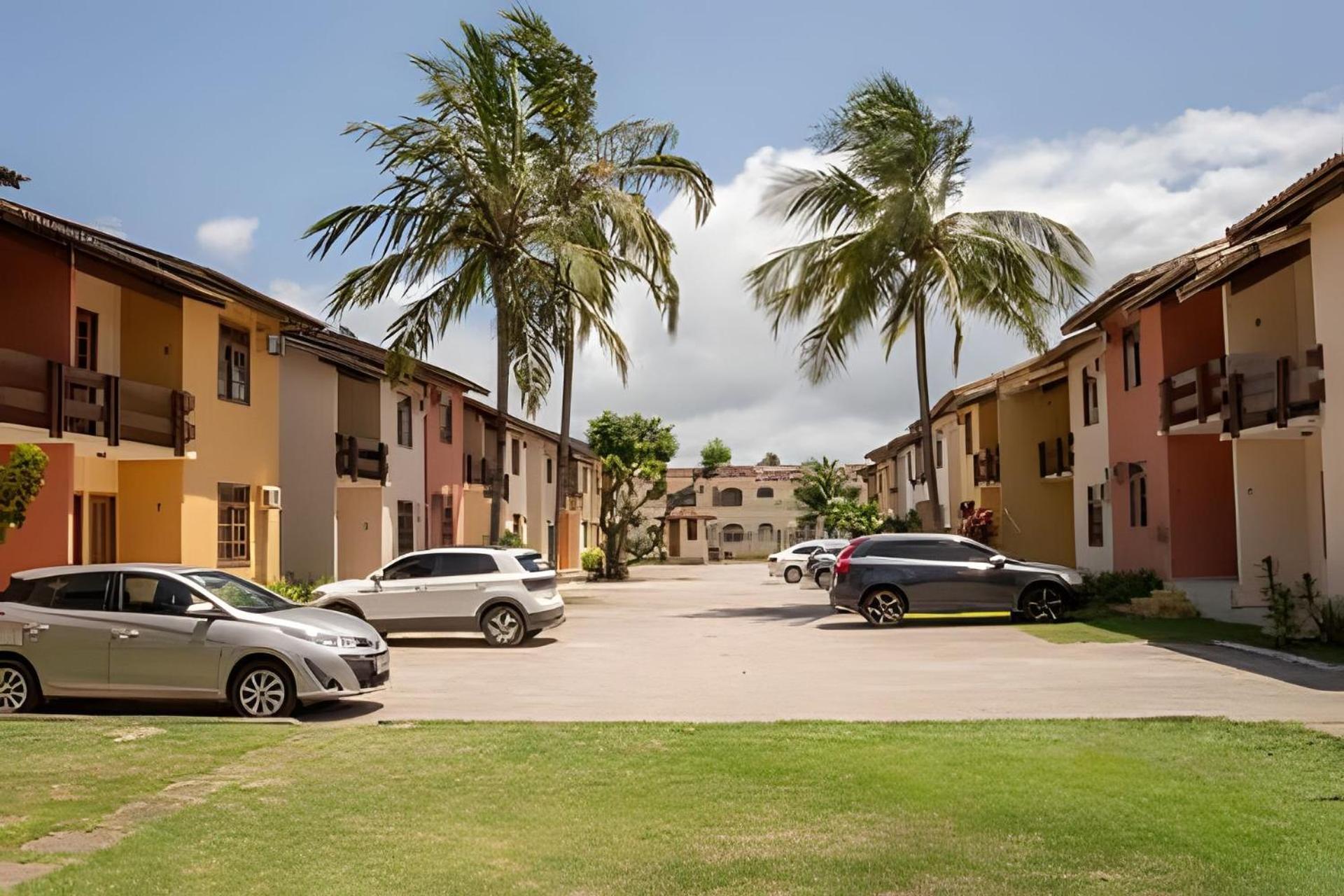 Taperapuan Beachfront Haven: Poolside Retreat with Wi-Fi Porto Seguro Exterior photo