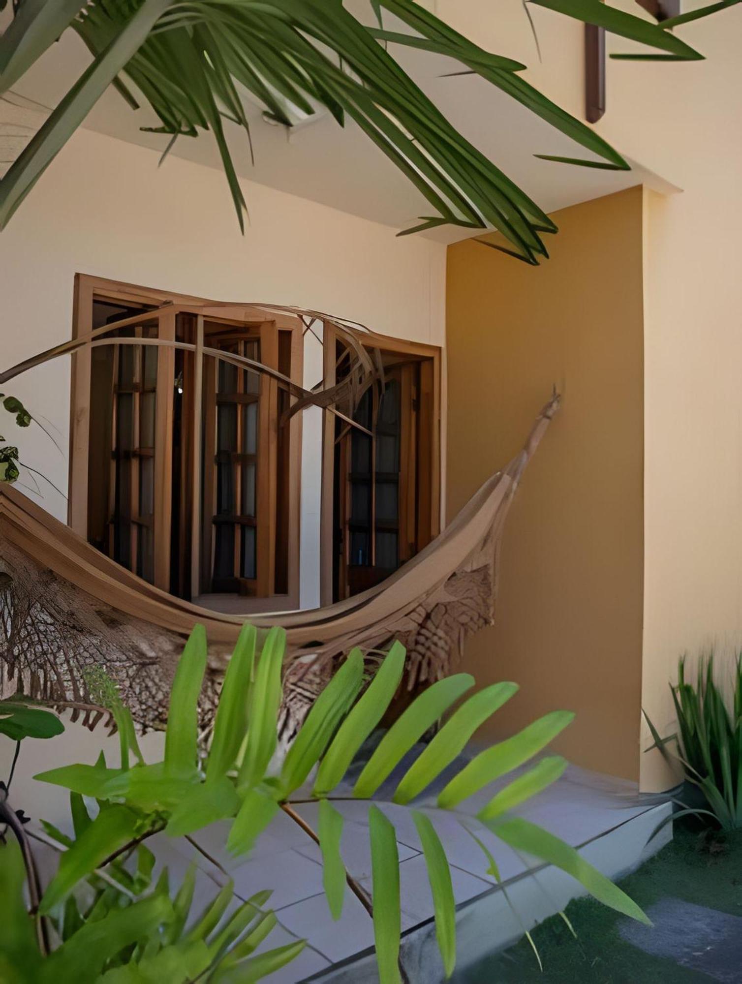 Taperapuan Beachfront Haven: Poolside Retreat with Wi-Fi Porto Seguro Exterior photo